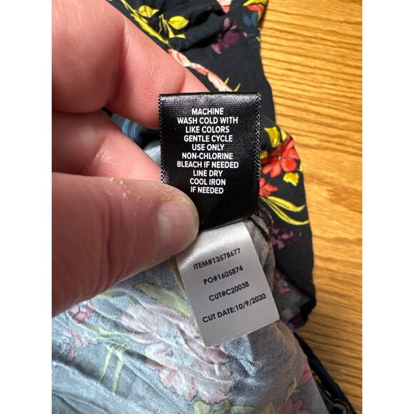 Torrid V-Neck Boho Top With Criss-Cross Back Detail Size 2X - Picture 9 of 10